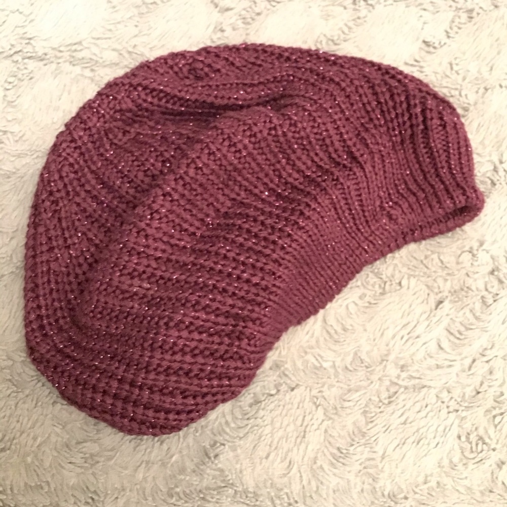 🛑Vera Wang Purple slouchy hat beanie